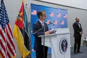 Peter H. Vrooman, embaixador cessante dos EUA