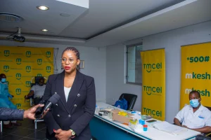 Felícia Nhama, coordenadora de Comunicação Corporativa e Responsabilidade Social da Tmcel (2) Felícia Nhama, coordenadora de Comunicação Corporativa e Responsabilidade Social da Tmcel (2)