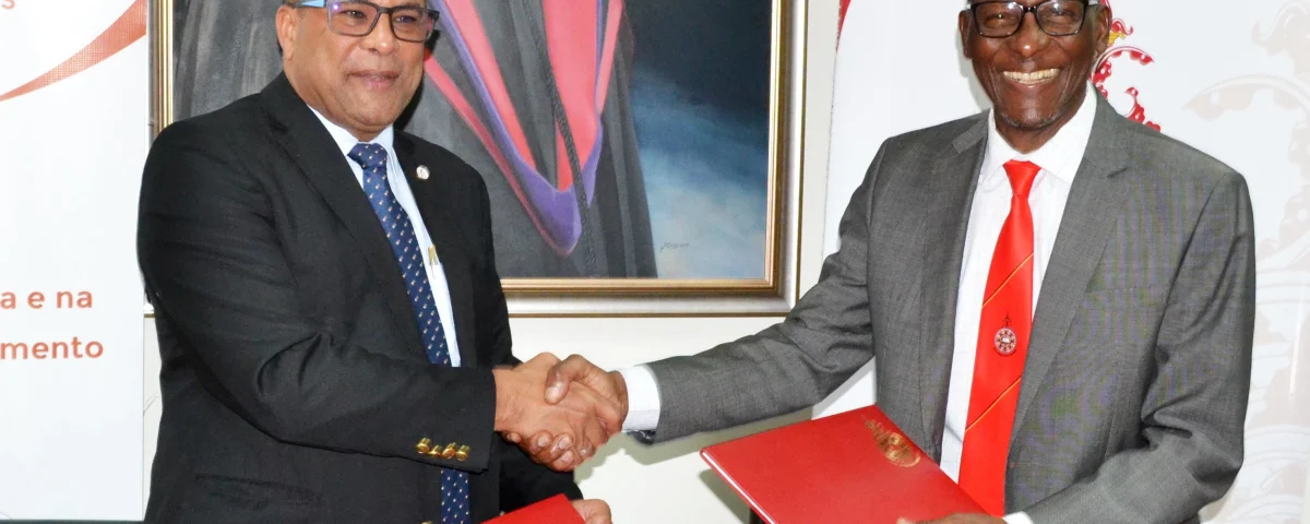 Troca de pastas seguido pelo aperto de mão