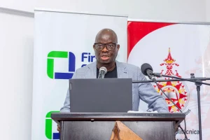 Inocente Mutimucuio, decano e director da Faculdade de Engenharia 2