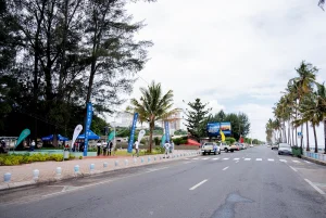 Jardim e o passeio da emblemática Avenida 10 de Novembro 5