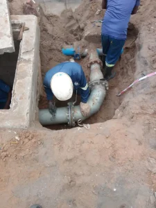 Obras de reforço da rede de água no bairro Inhagóia “B” 2