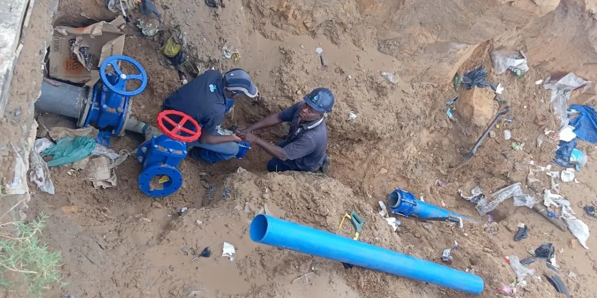 Obras de reforço da rede de água no bairro Inhagóia “B” 3