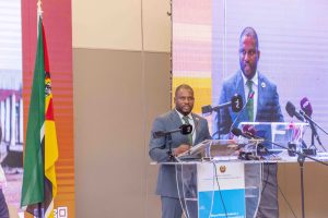 Fernando Rafael, ministro das Obras Públicas Habitação e Recursos Hídricos