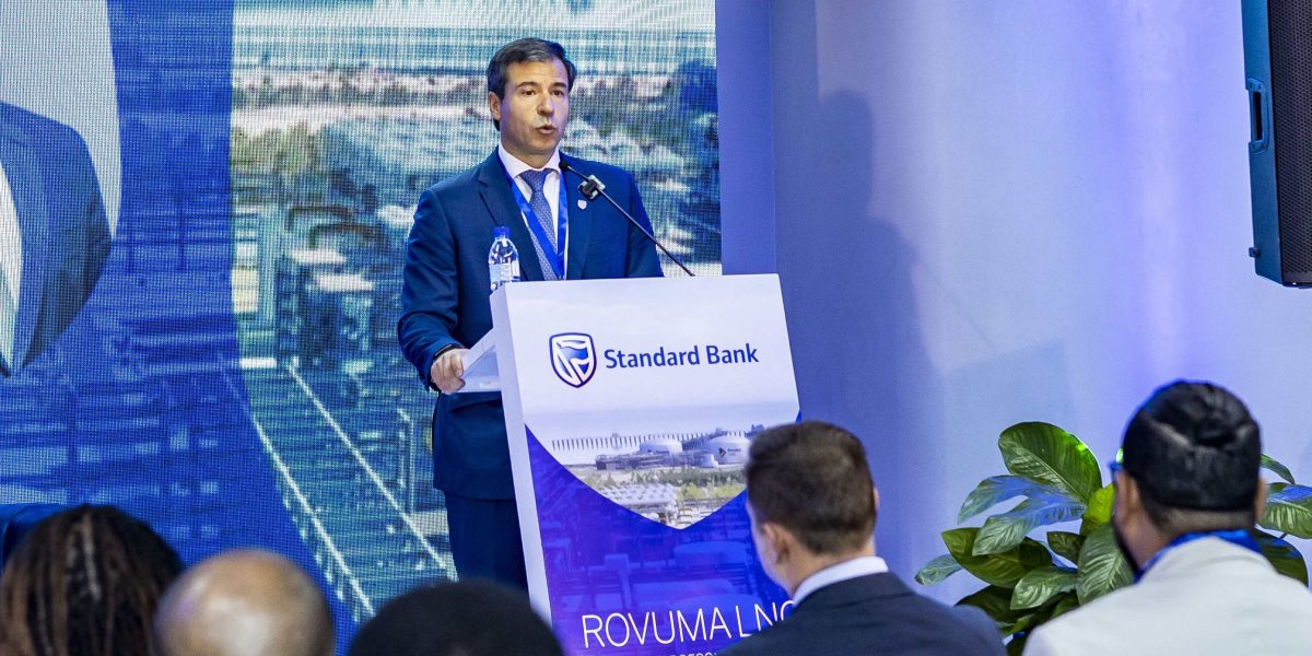 Bernardo Aparício, Administrador Delegado do Standard Bank 1