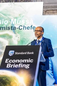 Fáusio Mussá, economista chefe do Standard Bank (2)