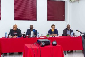 Mesa que dirigiu o lançamento 1