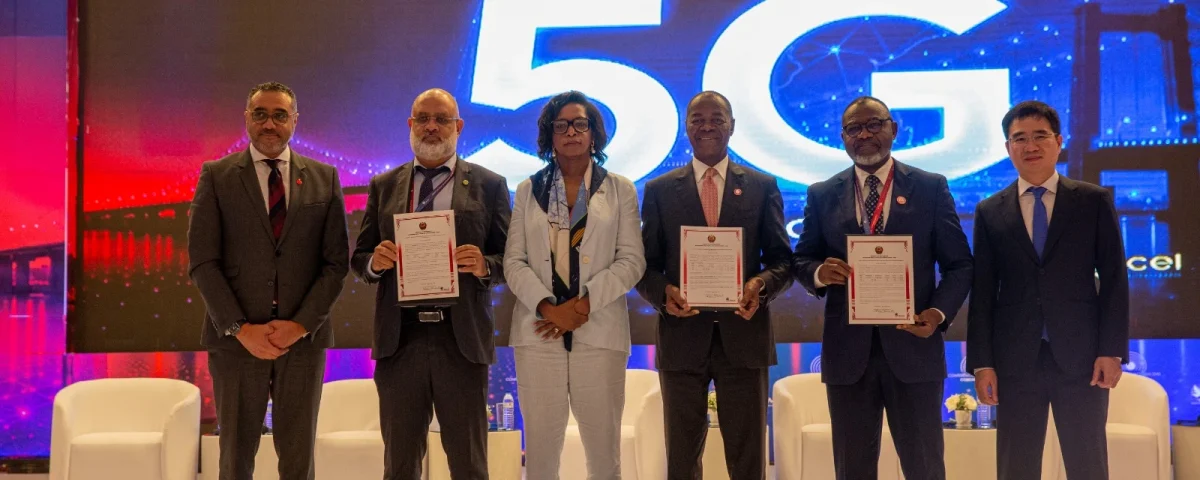 Foto de familia entrega certificados