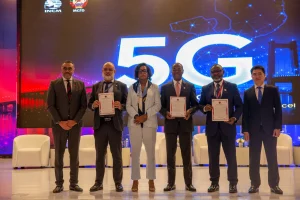 Foto de familia entrega certificados