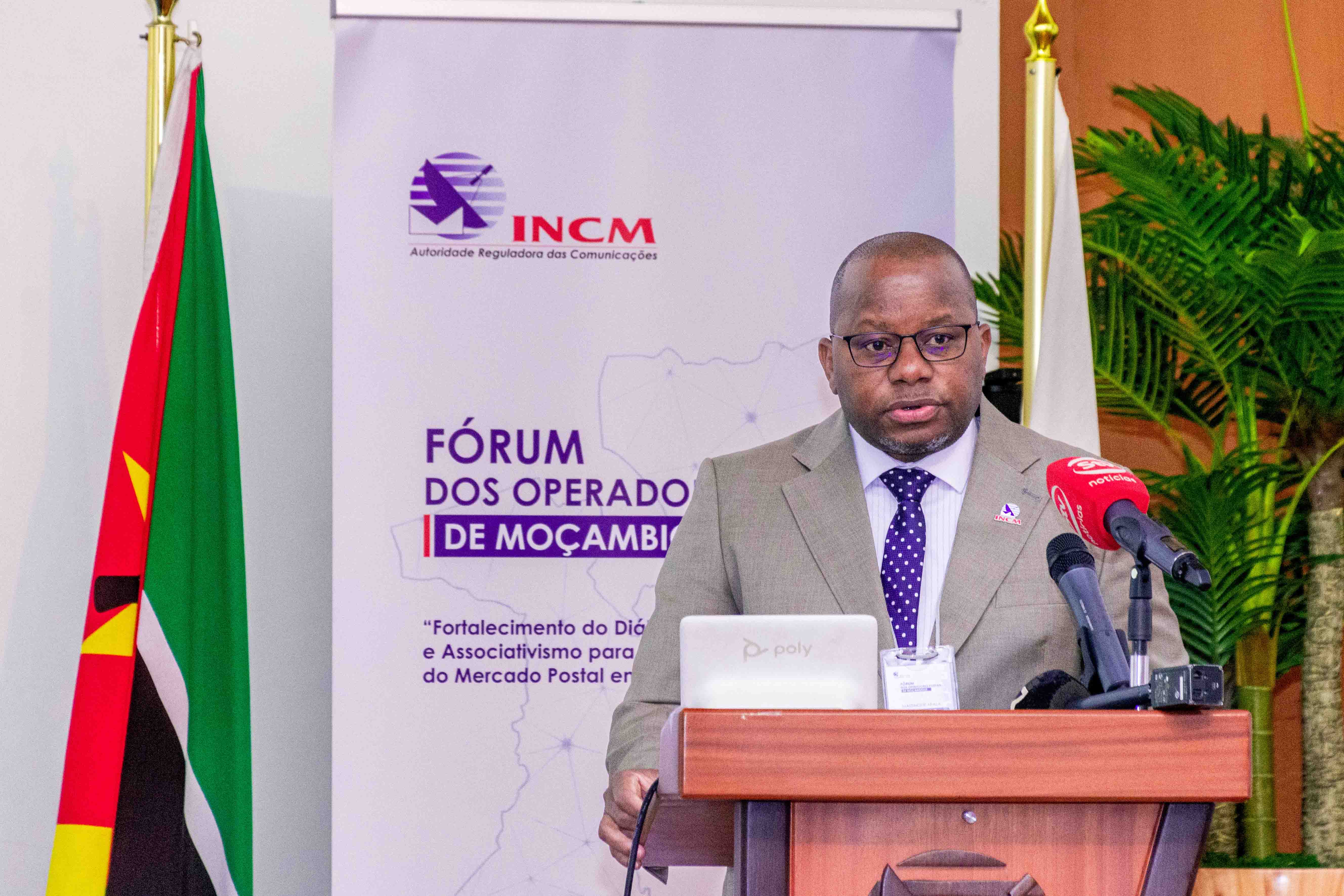 Massingue Apala, administrador executivo do INCM responsável pelas divisões de Regulamentação, Regulação de Mercados e Estatísticas (2)